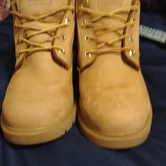 Timberland | Shoes | Mid High Boots Worn Twice There In  display picture 3